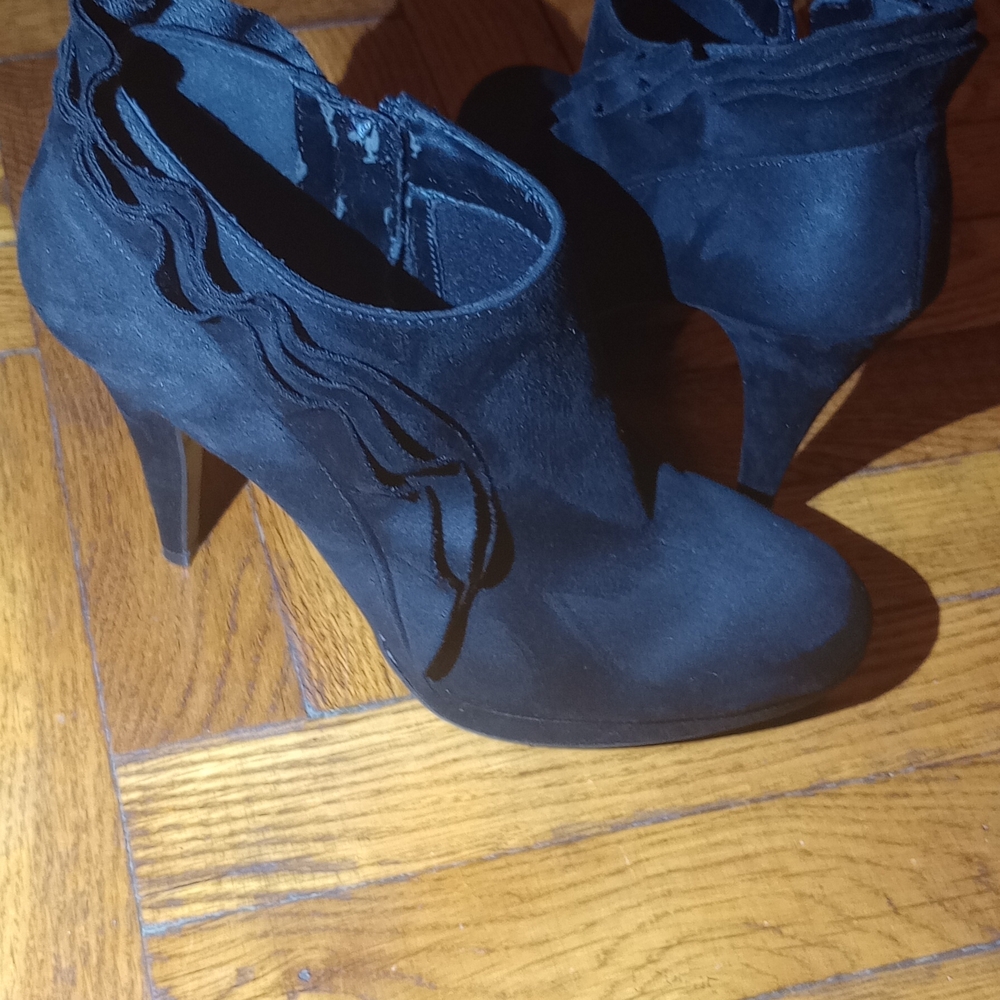 Women’s Black Suede Ankle Booties with Decorative Cutout